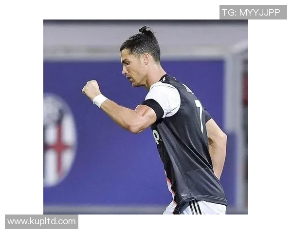 足球球星新潮烫发造型引领绿茵场时尚风潮